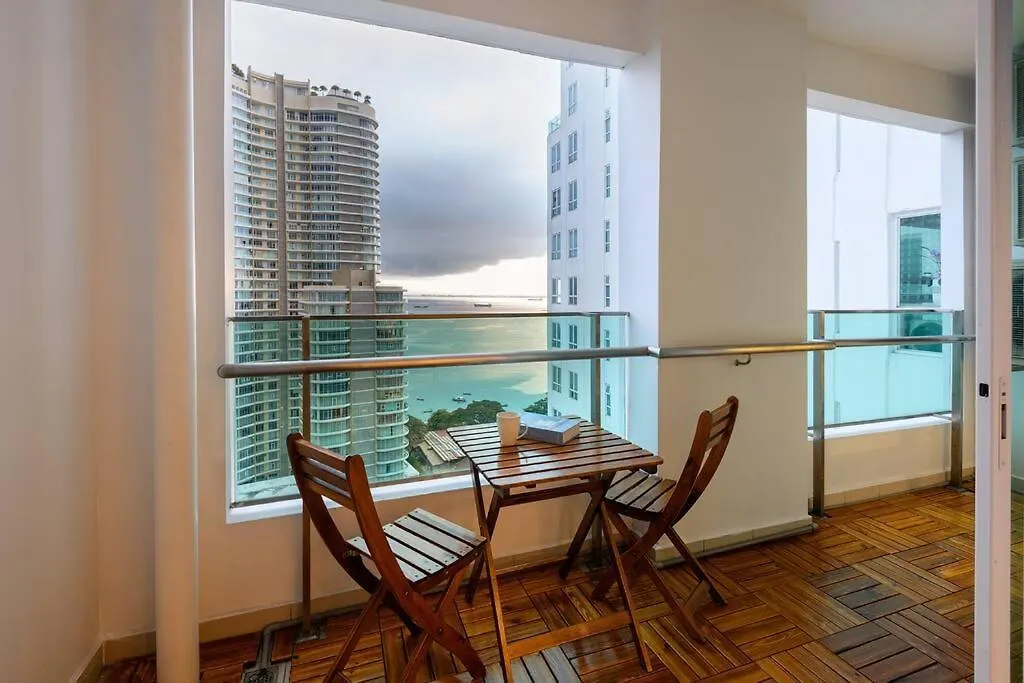 2R2B Seaview Serenity 1 To 8Pax Gurney Mansion One George Town 0*,  Malaysia