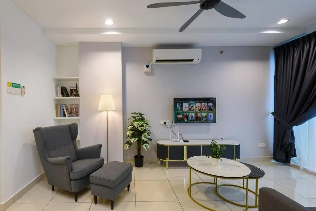 2R2B Seaview Serenity 1 To 8Pax Gurney Mansion One George Town Apartment