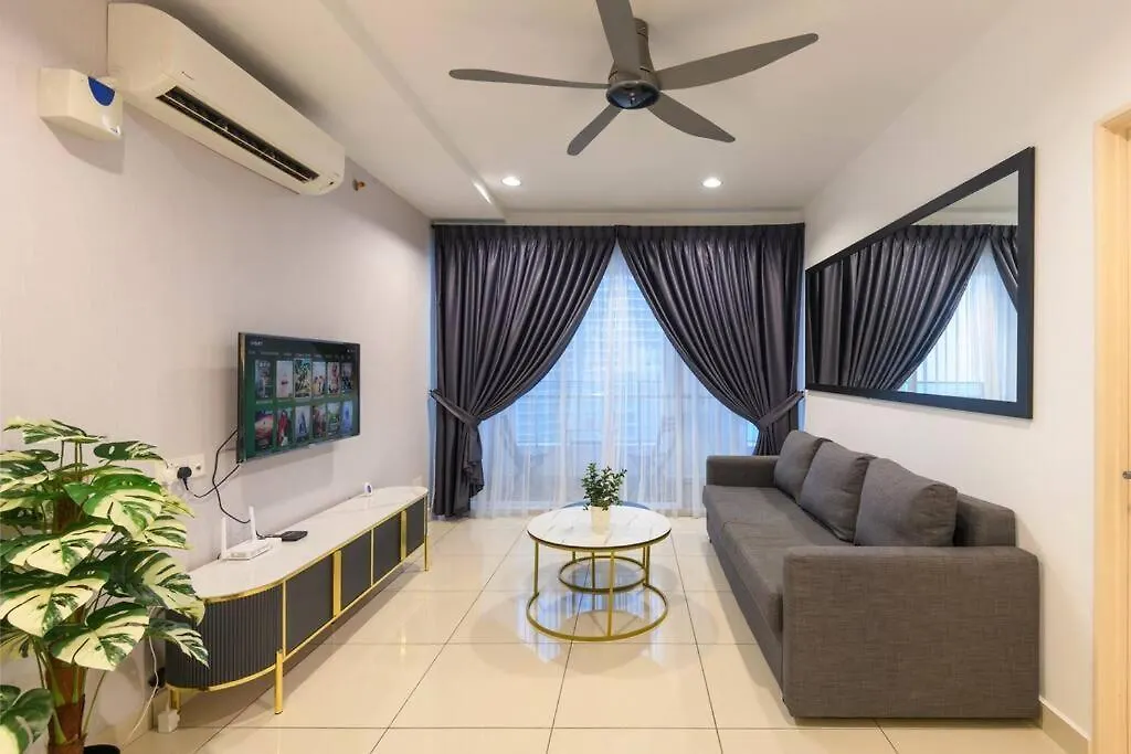 2R2B Seaview Serenity 1 To 8Pax Gurney Mansion One George Town