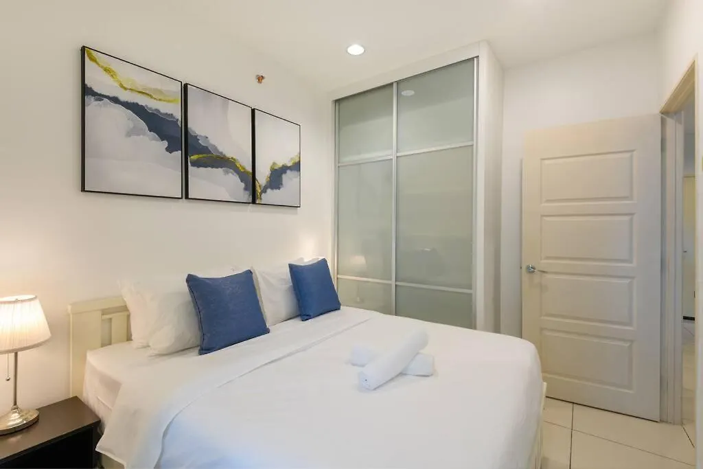 2R2B Seaview Serenity 1 To 8Pax Gurney Mansion One George Town