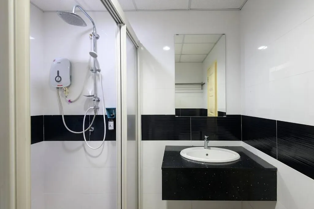 2R2B Seaview Serenity 1 To 8Pax Gurney Mansion One George Town Malaysia